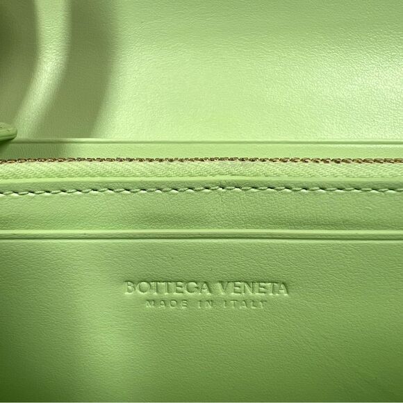 Bottega Veneta NWT Large Intrecciato Flap Wallet 3579 Fennel-Gold Retail $1,000 - Picture 5 of 12